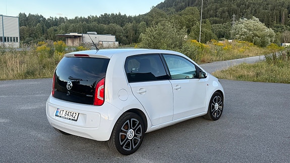 Volkswagen UP! 6 of 30