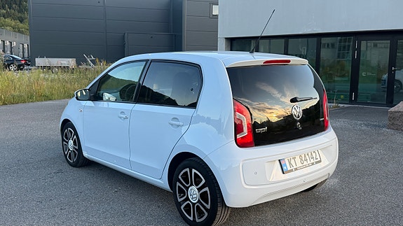 Volkswagen UP! 4 of 30