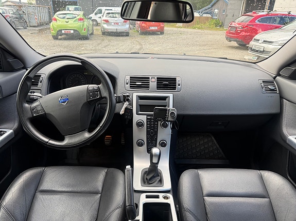 Volvo S40 25 of 30
