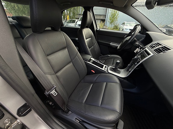 Volvo S40 30 of 30