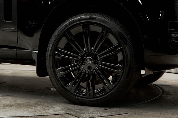 Land Rover Range Rover 7 of 30