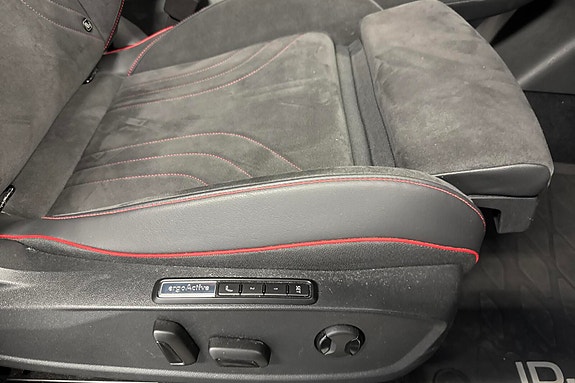 Volkswagen ID.4 GTX 23 of 28