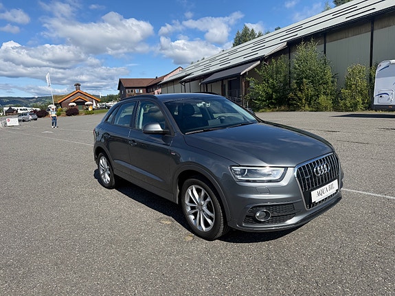 Audi Q3 2 of 20