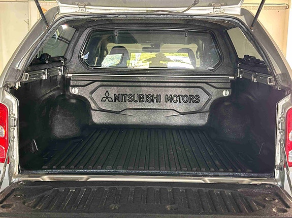 Mitsubishi L200 8 of 23