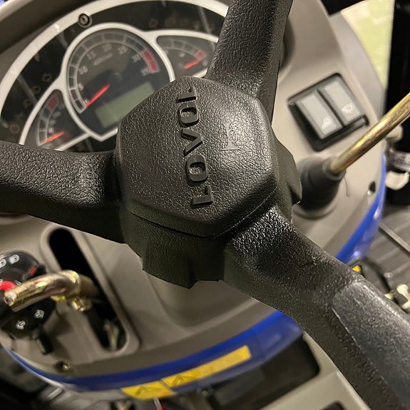 Lovol 25 hk 4WD med frontlaster 10 of 25