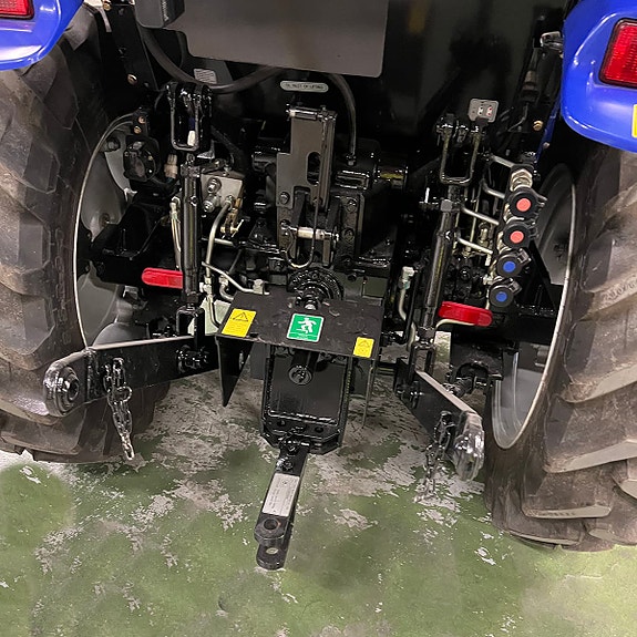 Lovol 25 hk 4WD med frontlaster 5 of 25