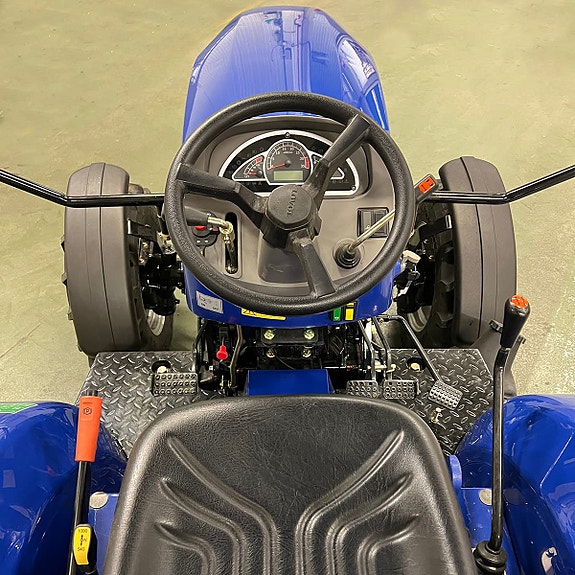 Lovol 25 hk 4WD med frontlaster 12 of 25