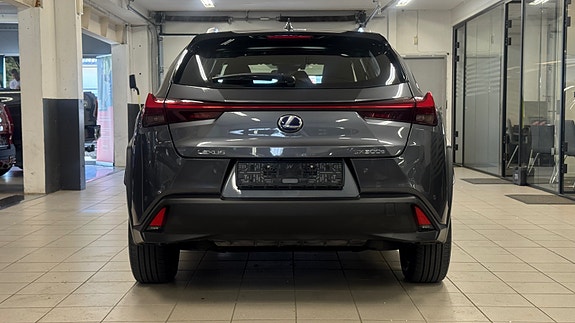 Lexus UX300e 5 of 30