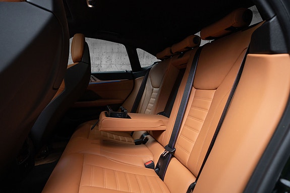BMW i4 24 of 30