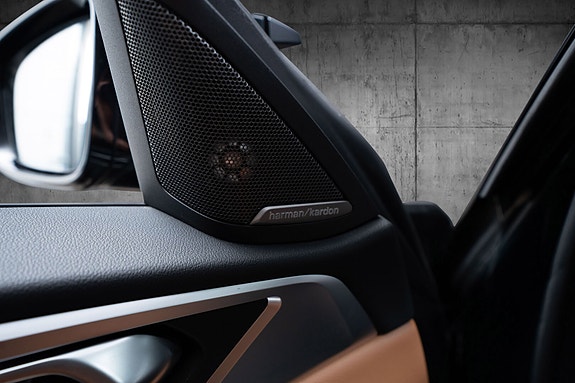 BMW i4 27 of 30