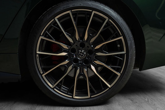 BMW i4 8 of 30