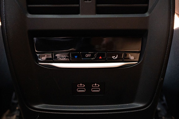 BMW i4 25 of 30