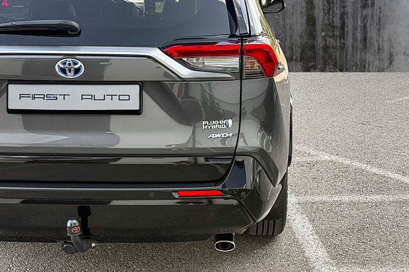 Toyota RAV4 12 of 26