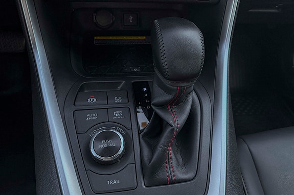 Toyota RAV4 26 of 26
