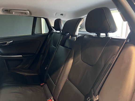 Volvo V60 19 of 30