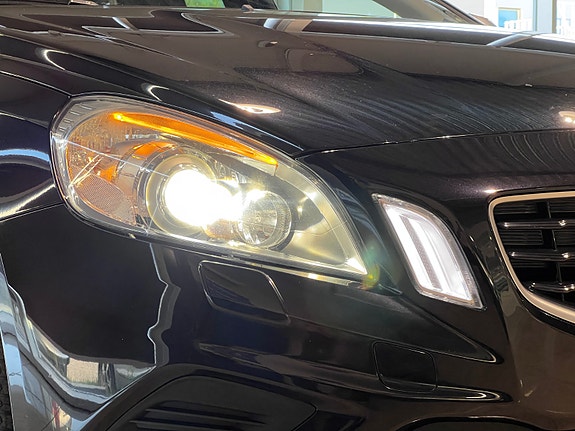 Volvo V60 10 of 30