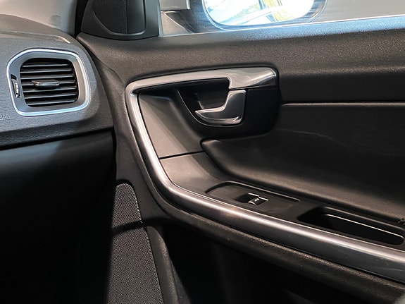 Volvo V60 30 of 30