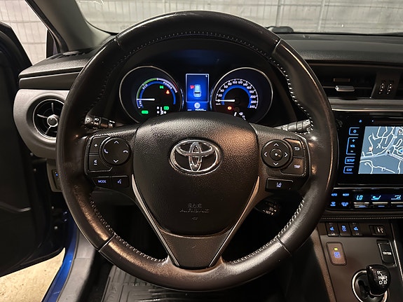 Toyota Auris 26 of 30