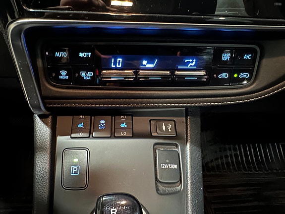 Toyota Auris 30 of 30
