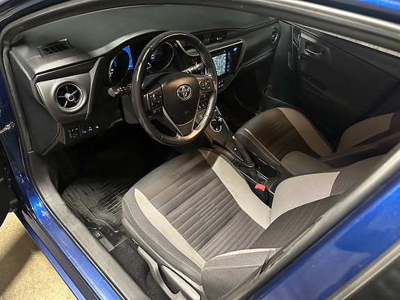 Toyota Auris 22 of 30