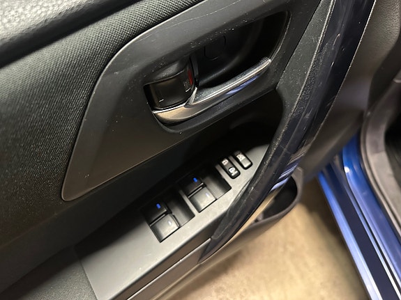 Toyota Auris 18 of 30