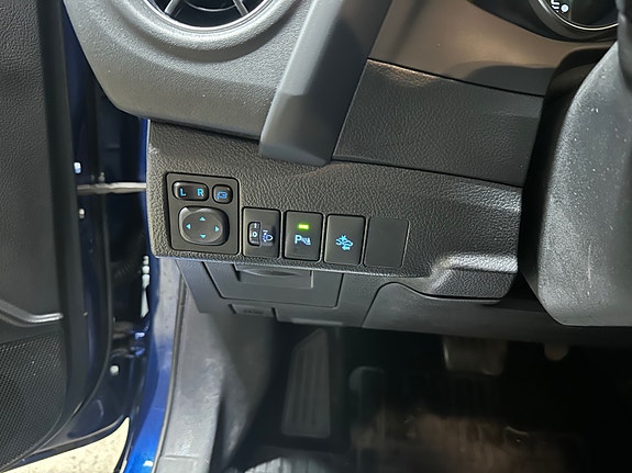 Toyota Auris 19 of 30