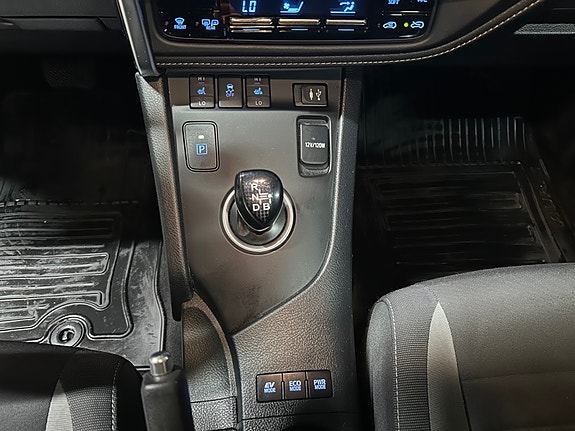 Toyota Auris 29 of 30