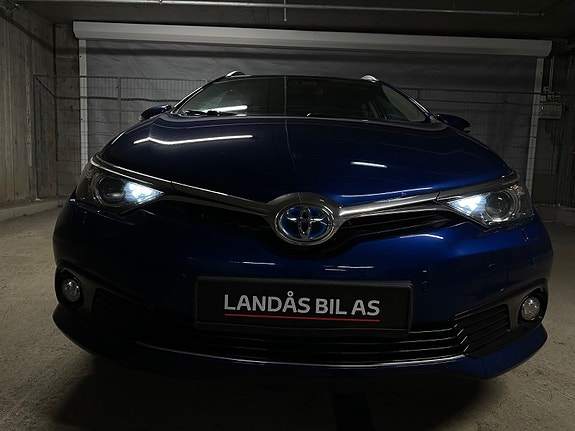 Toyota Auris 9 of 30