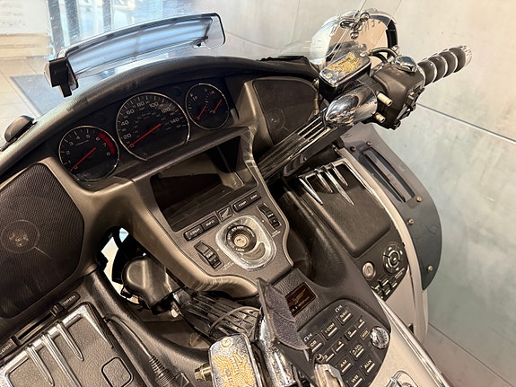 Honda GL 1800 Goldwing 11 of 11