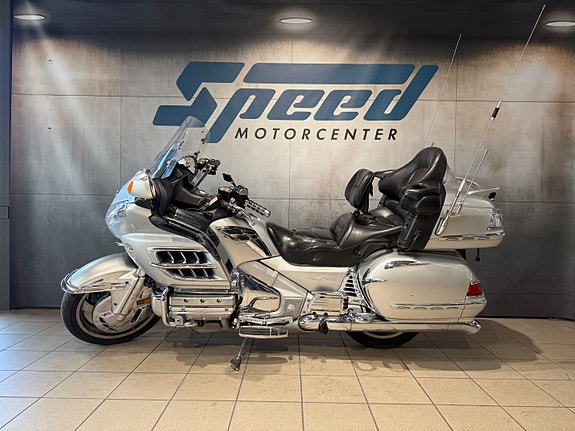 Honda GL 1800 Goldwing 7 of 11