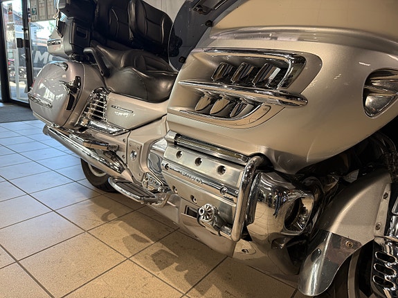 Honda GL 1800 Goldwing 5 of 11