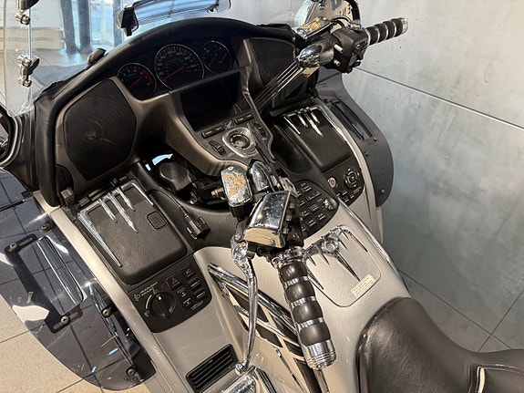 Honda GL 1800 Goldwing 10 of 11