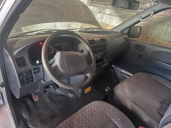 Toyota HiAce 13 of 22