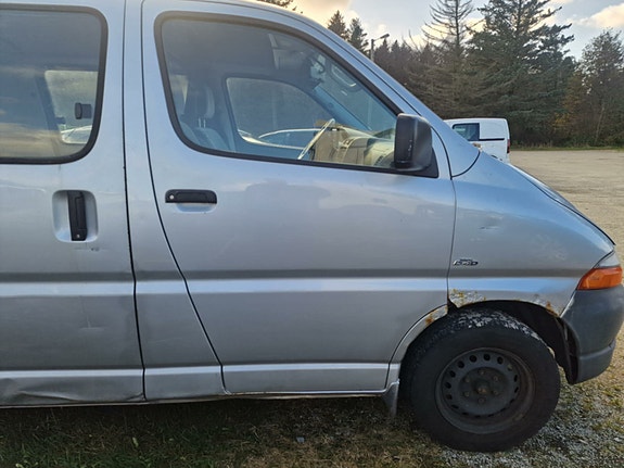Toyota HiAce 5 of 22