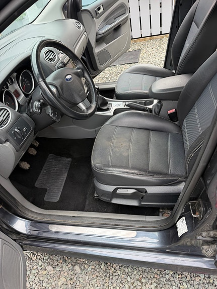 Ford Focus 10 of 15