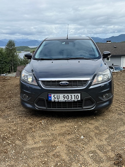 Ford Focus 2 of 15