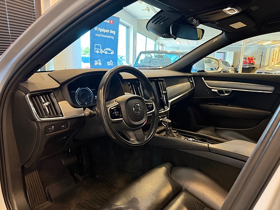 Volvo V90 8 of 11