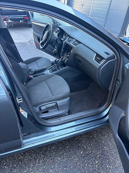 Skoda Octavia 14 of 17