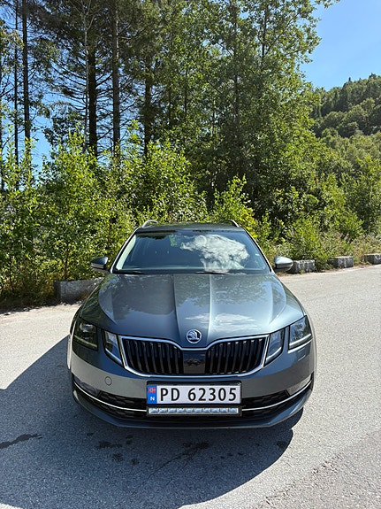 Skoda Octavia 2 of 17