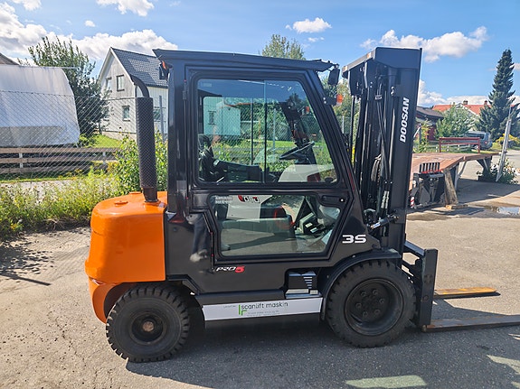 Doosan D35C-5 3 of 9