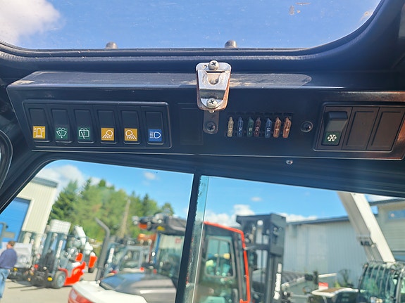 Doosan D35C-5 8 of 9