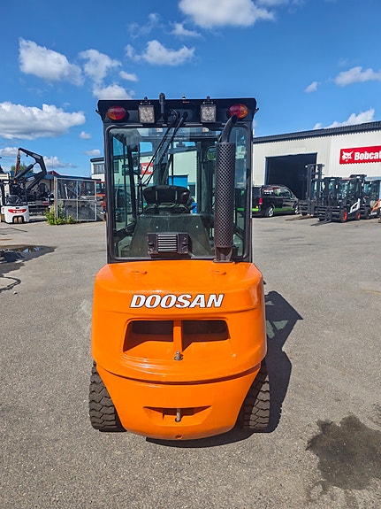 Doosan D35C-5 2 of 9