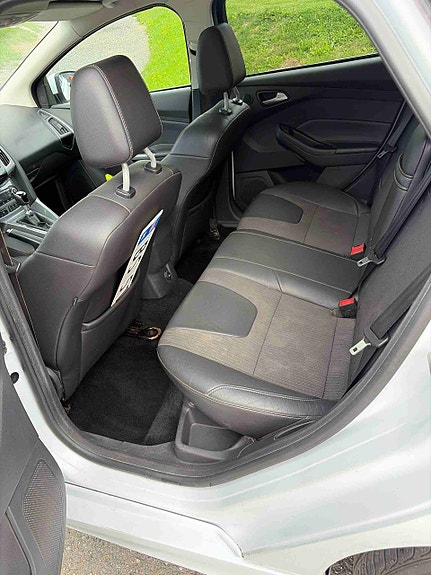 Ford Focus 13 of 14