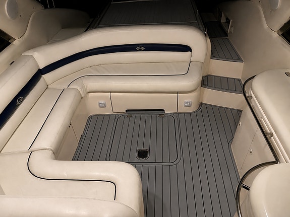 Sunseeker Comanche 40 – Unik utstyrsbombe! Hydraulisk garasje, generator og AC 11 of 30