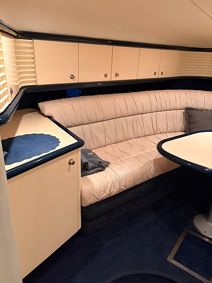 Sunseeker Comanche 40 – Unik utstyrsbombe! Hydraulisk garasje, generator og AC 14 of 30