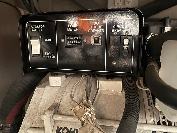 Sunseeker Comanche 40 – Unik utstyrsbombe! Hydraulisk garasje, generator og AC 30 of 30