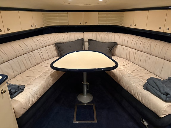 Sunseeker Comanche 40 – Unik utstyrsbombe! Hydraulisk garasje, generator og AC 15 of 30