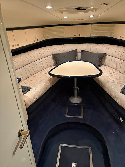 Sunseeker Comanche 40 – Unik utstyrsbombe! Hydraulisk garasje, generator og AC 13 of 30