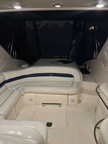 Sunseeker Comanche 40 – Unik utstyrsbombe! Hydraulisk garasje, generator og AC 10 of 30