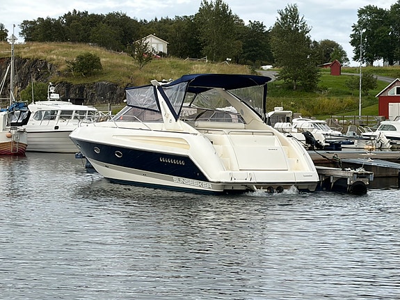 Sunseeker Comanche 40 – Unik utstyrsbombe! Hydraulisk garasje, generator og AC 3 of 30